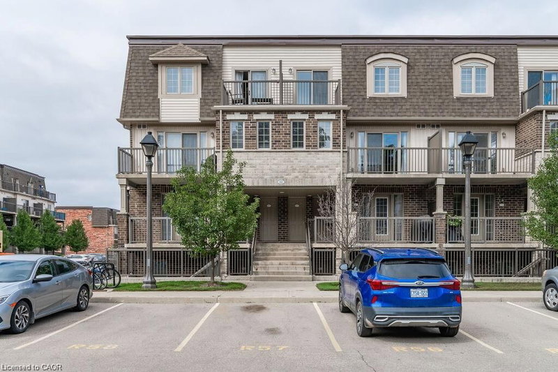 242 Rachel Crescent photo 1