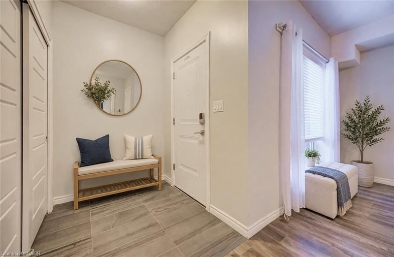 C13 - 1430 Highland Road W