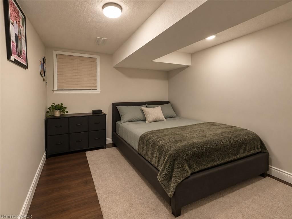 LOWER-18 Spachman Street, Kitchener, view 10