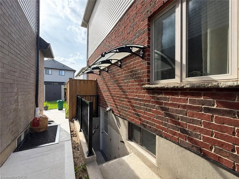 LOWER - 18 Spachman Street