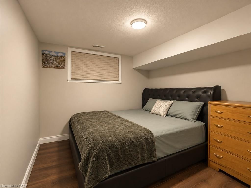 LOWER-18 Spachman Street, Kitchener, view 8
