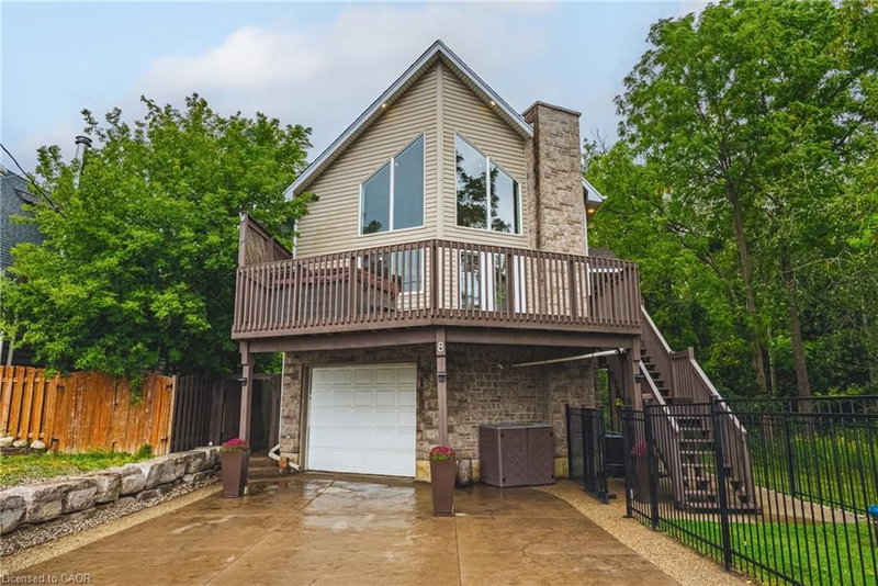 8 Lake Road photo 1