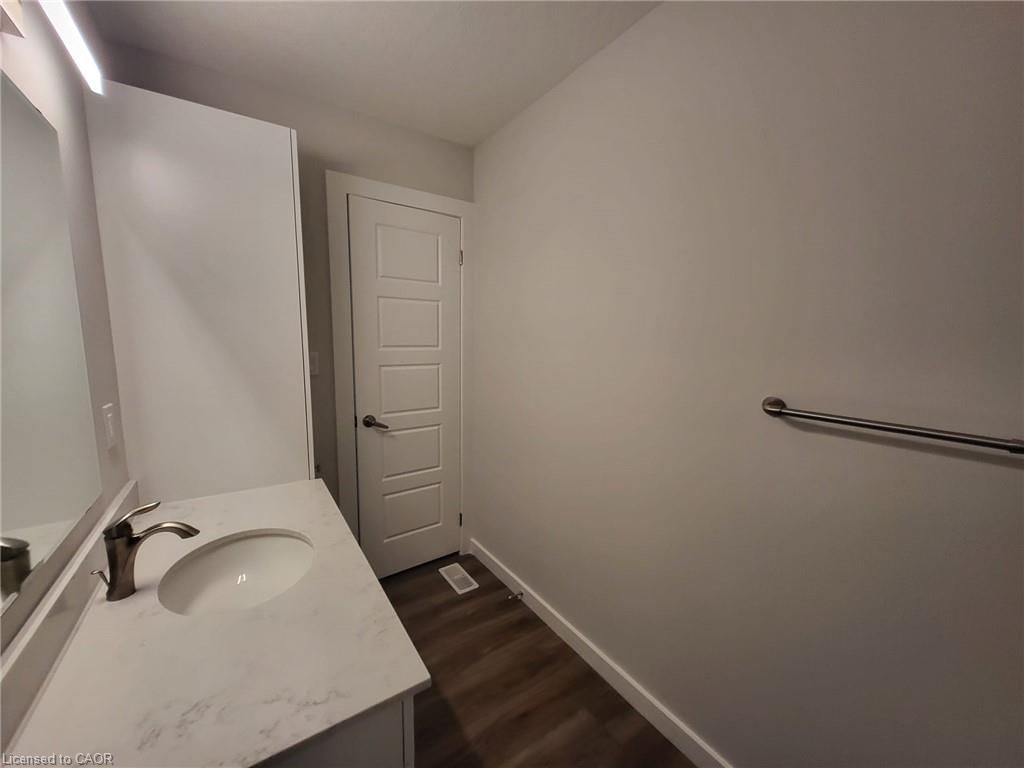 E10 - 118 Gravel Ridge Trail, Kitchener 2