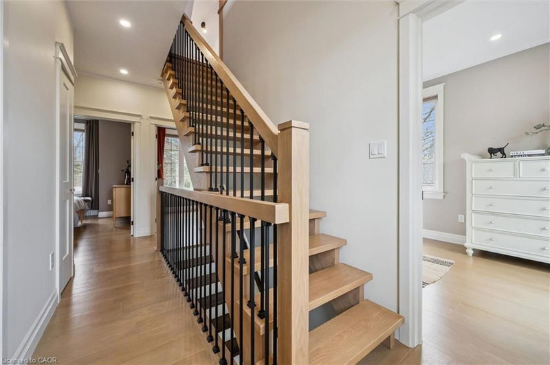 10 Winston Crescent photo 3
