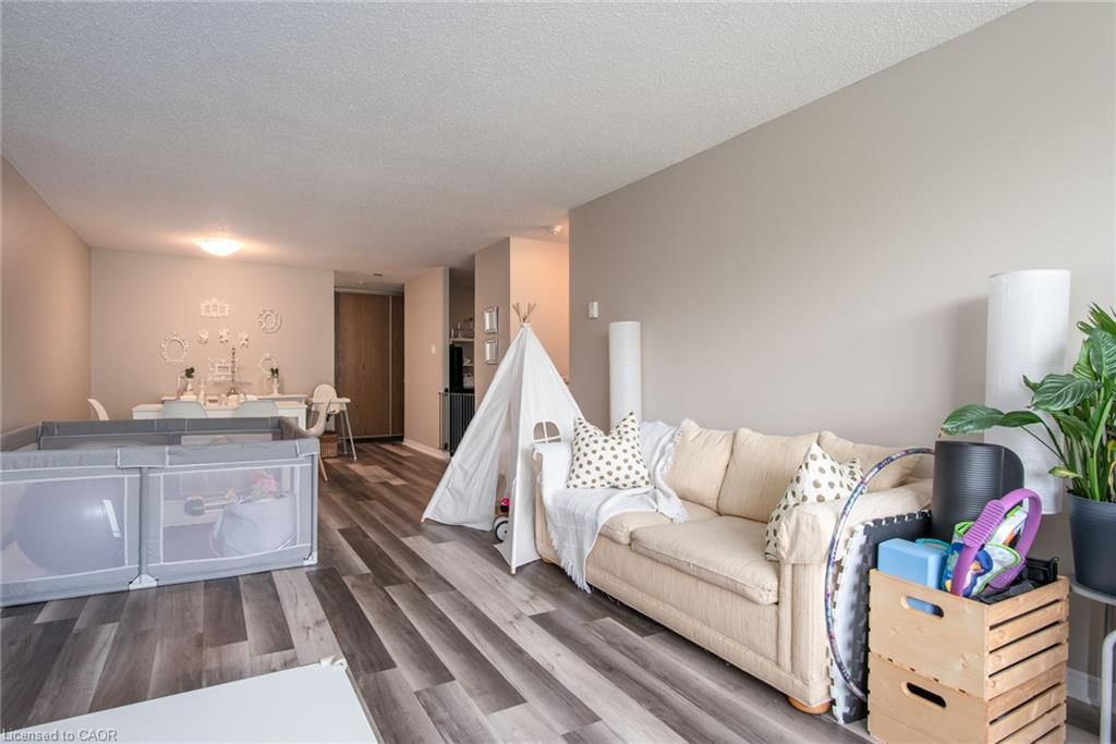 914-35 Green Valley Drive, Kitchener, view 10