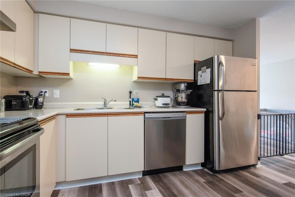 914-35 Green Valley Drive, Kitchener, view 16