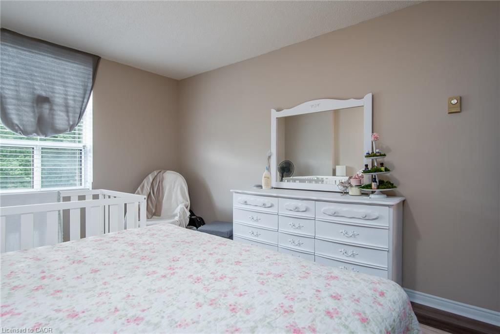914-35 Green Valley Drive, Kitchener, view 19
