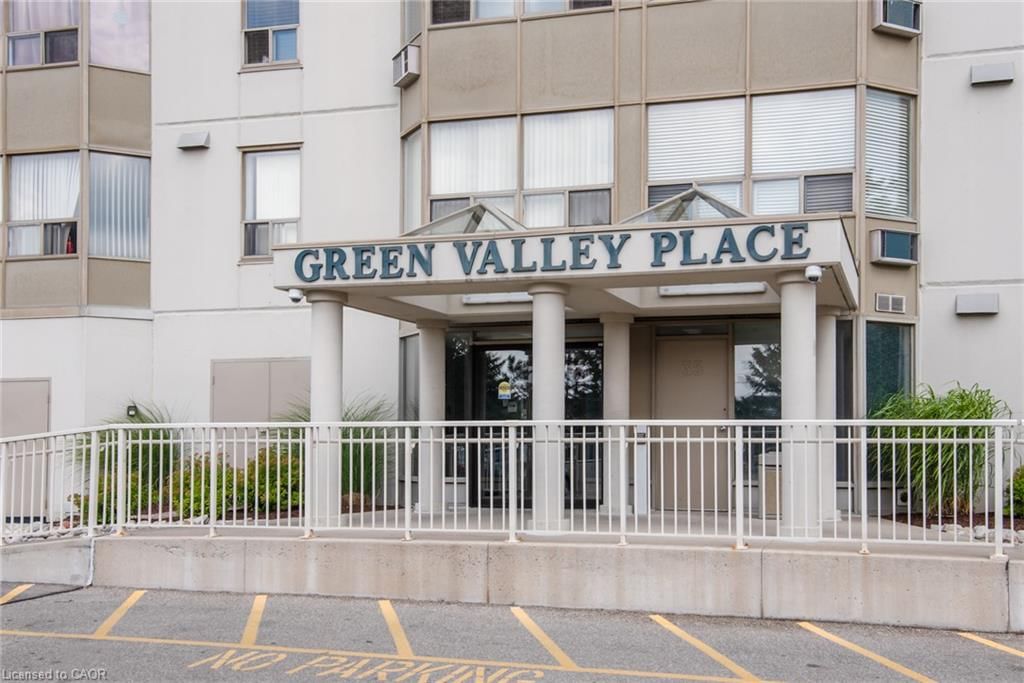 914-35 Green Valley Drive, Kitchener, view 2