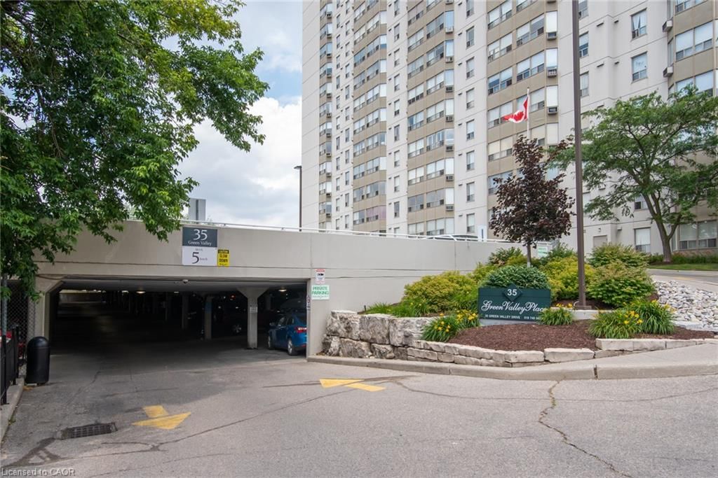 914-35 Green Valley Drive, Kitchener, view 3