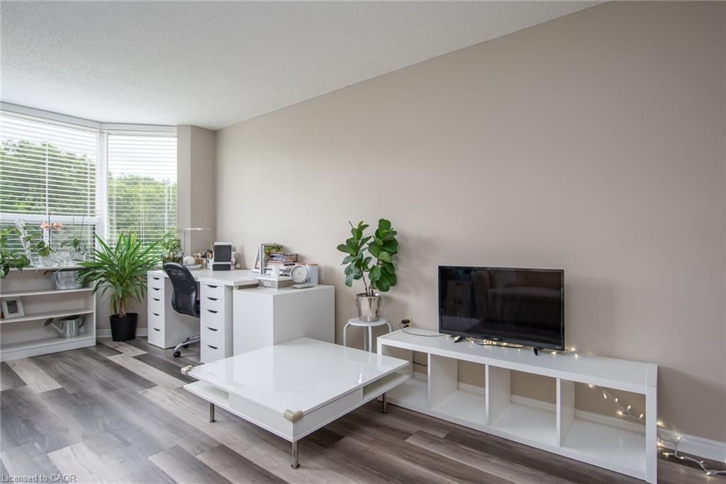 914-35 Green Valley Drive, Kitchener, view 6