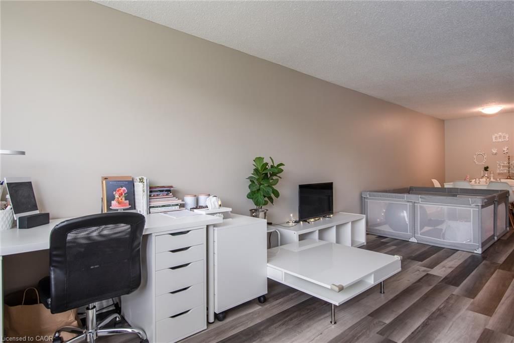 914-35 Green Valley Drive, Kitchener, view 8
