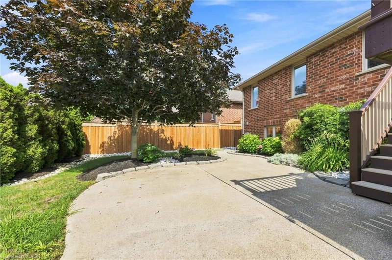 106 Kingfisher Avenue