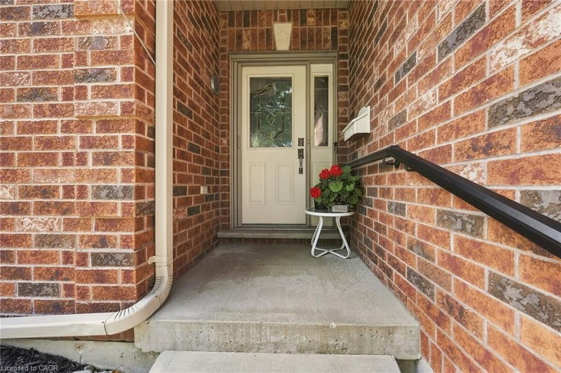 106 Kingfisher Avenue photo 4