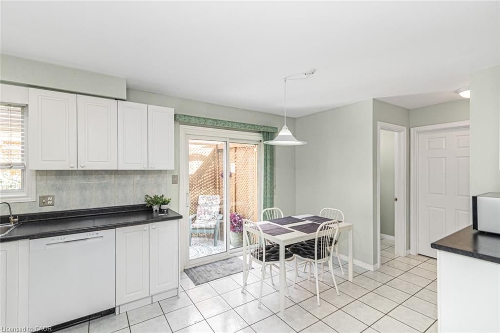 Single Family Residence for sale at 10 Richview Drive, Hamilton, ON, L9B 2V5 - Gurnett - MLS: 40863016