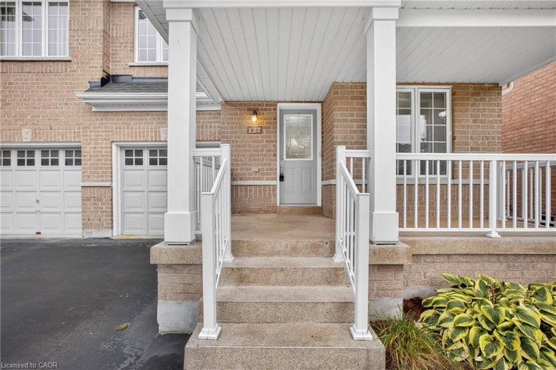 127 Knapton Drive photo 4