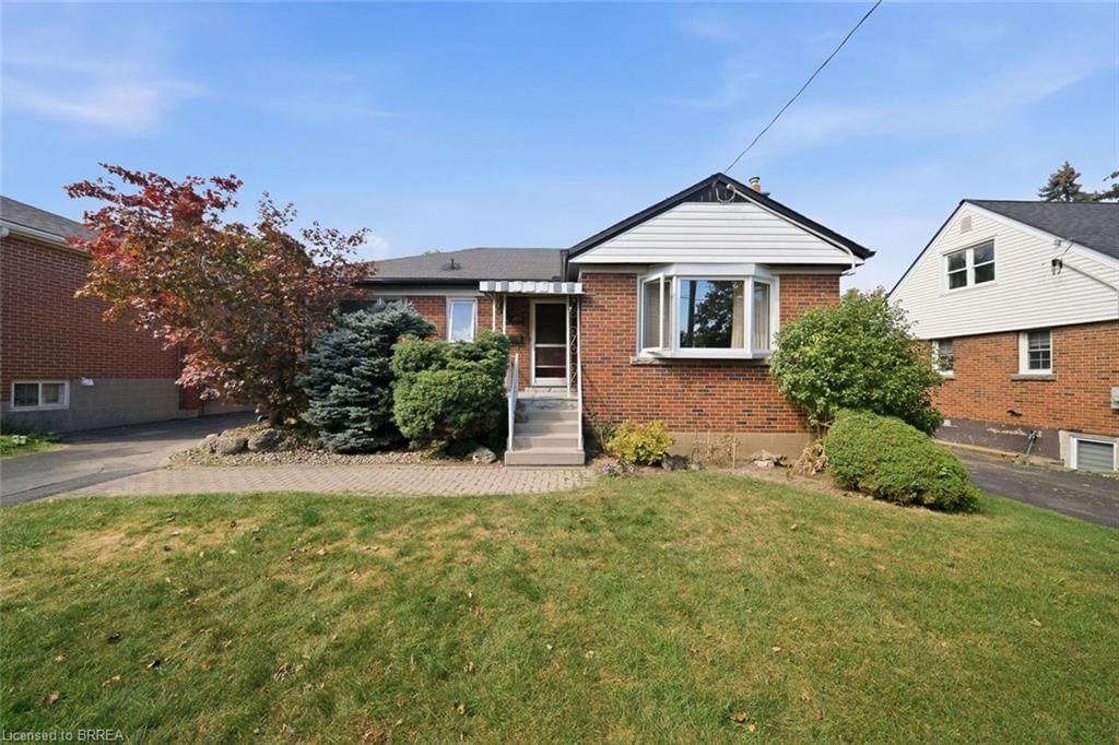 Single Family Residence for sale at 138 West 23rd Street, Hamilton, ON, L9C 4V7 - Westcliffe - MLS: 40863289