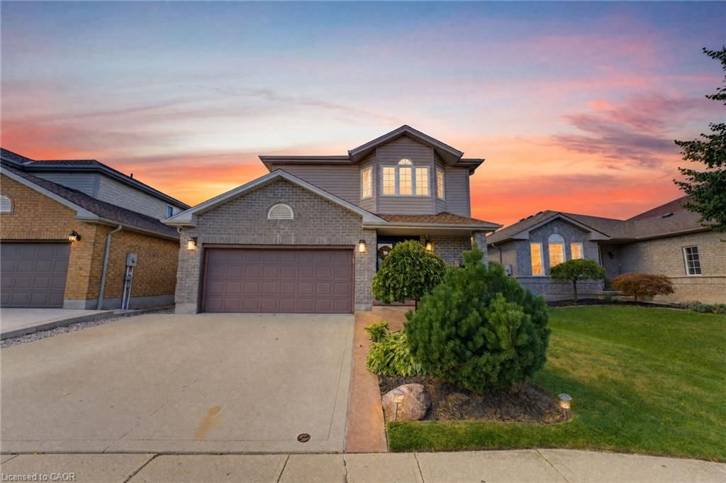 Single Family Residence for sale at 135 Mcnichol Drive, Cambridge, ON, N1P 1G8 - Branchton Park - MLS: 40863309
