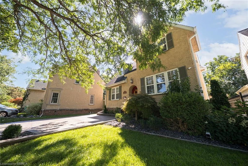 48 Lincoln Avenue