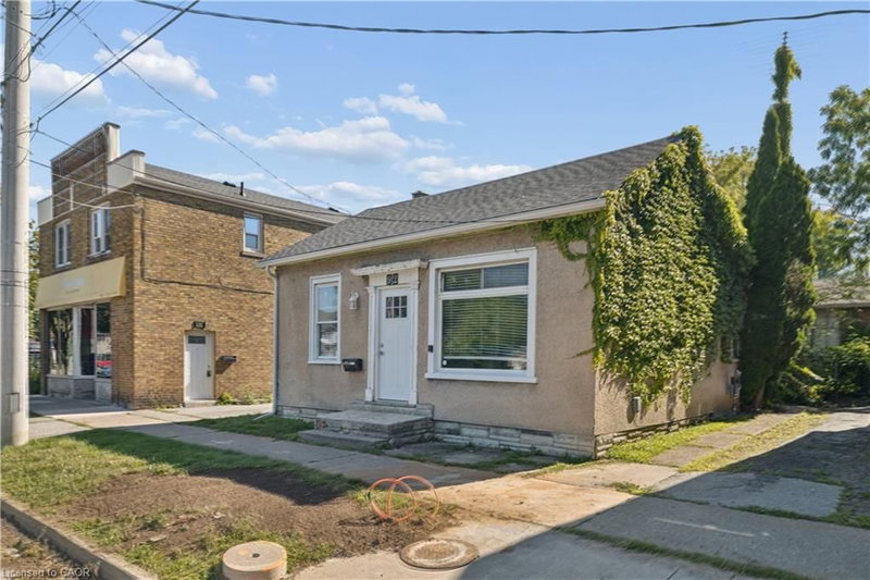 92 Lake Street photo 4