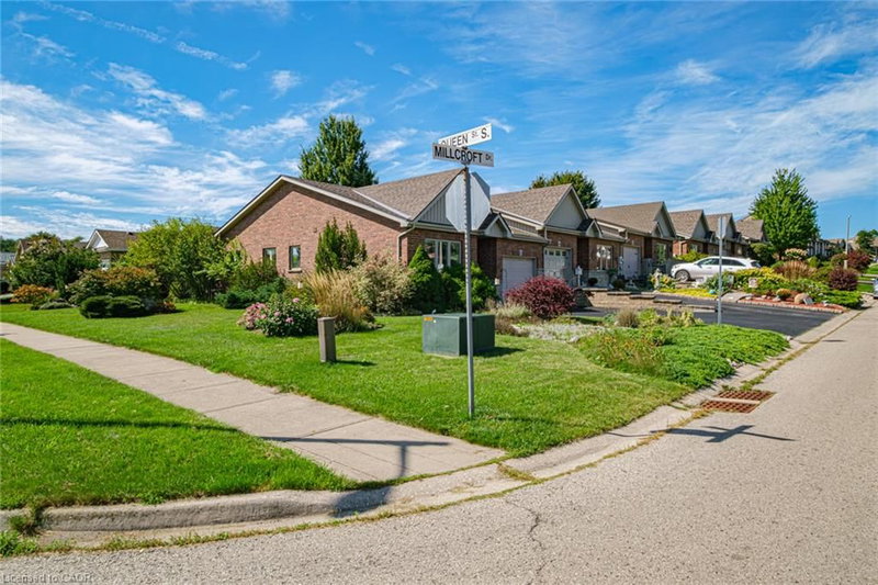 2 Millcroft Drive photo 4