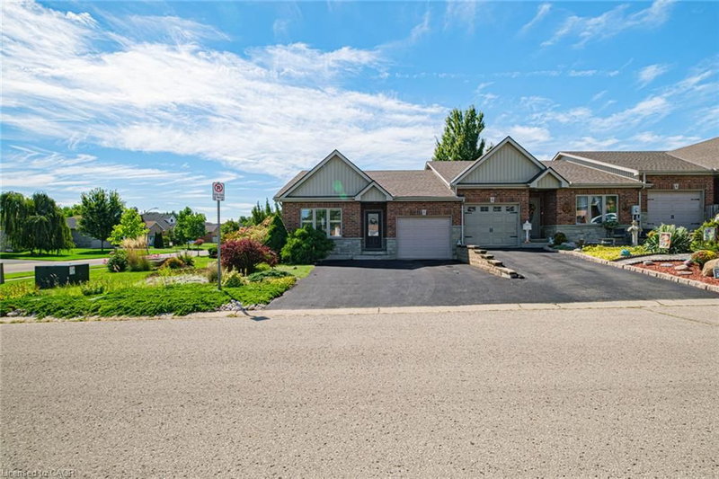 2 Millcroft Drive photo 5