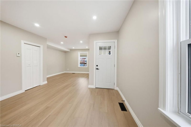 17 Able Avenue photo 4