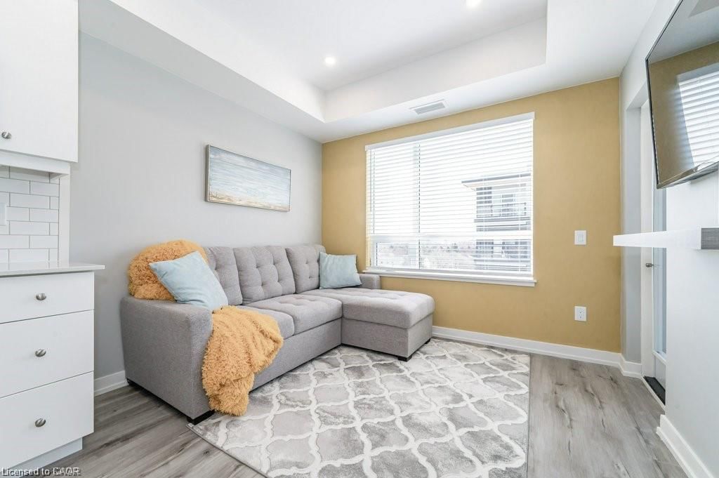 503 - 247 Northfield Drive E 5