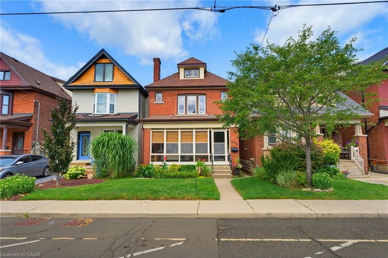 394 Charlton Avenue W