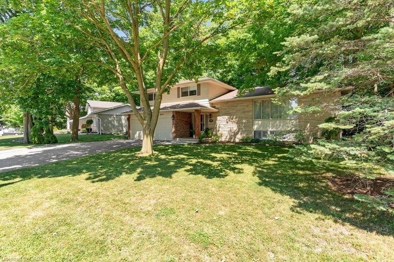 11 Grey Owl Drive photo 2