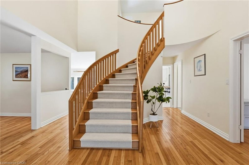 77 Flanders Drive photo 4