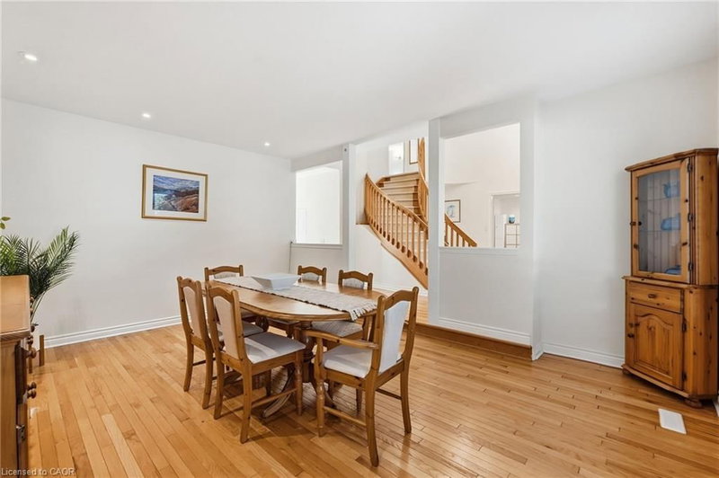 77 Flanders Drive photo 5