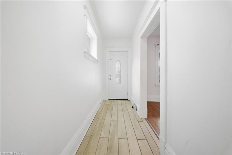1082 Cannon Street E photo 4