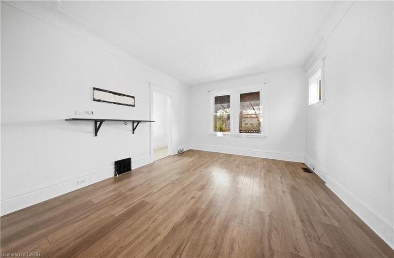 1082 Cannon Street E photo 5