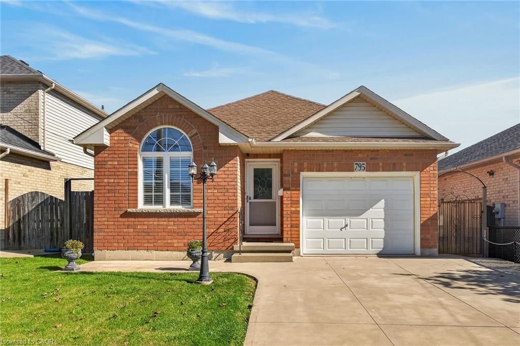 Single Family Residence for sale at 795 Tenth Avenue, Hamilton, ON, L8T 2G4 - Hampton Heights - MLS: 40863682