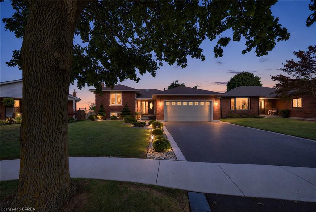 Single Family Residence for sale at 15 Fox Run, Brantford, ON, N3R 7P9 - Rosedale/Gable Height - MLS: 40863704
