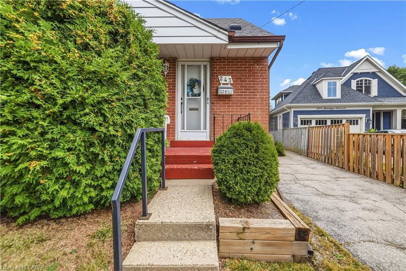 243 Jennings Crescent