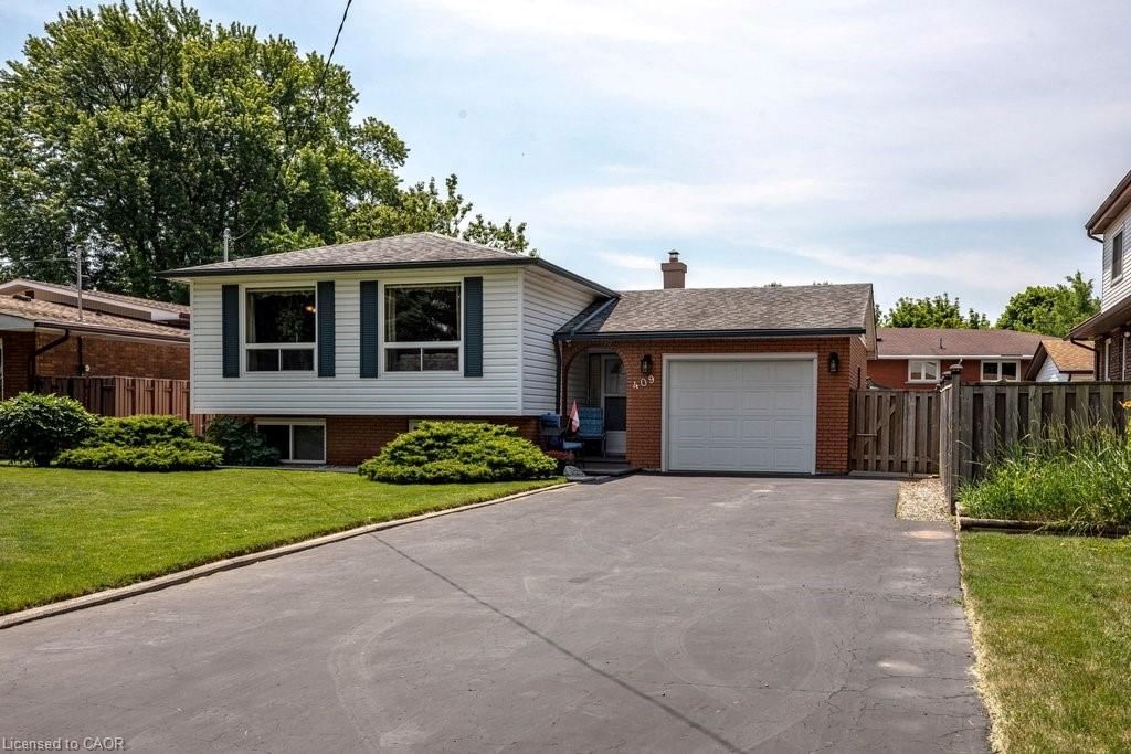 Single Family Residence for sale at 409 Mohawk Road, Hamilton, ON, L9C 1W5 - Buchanan - MLS: 40863768