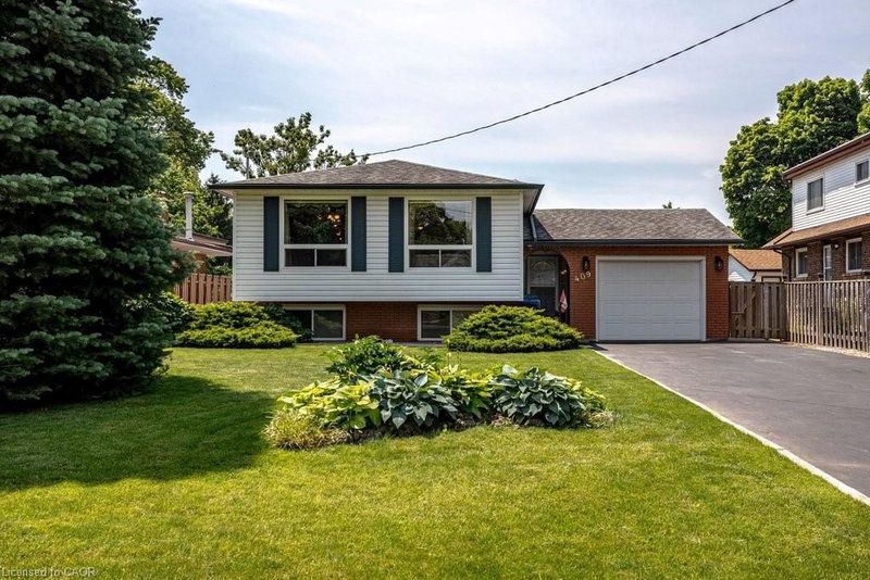 409 Mohawk Road W