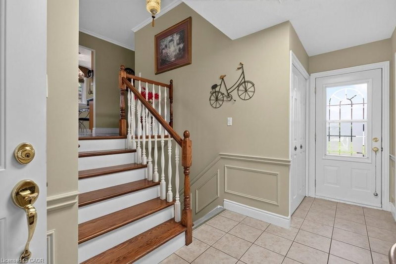409 Mohawk Road W photo 4