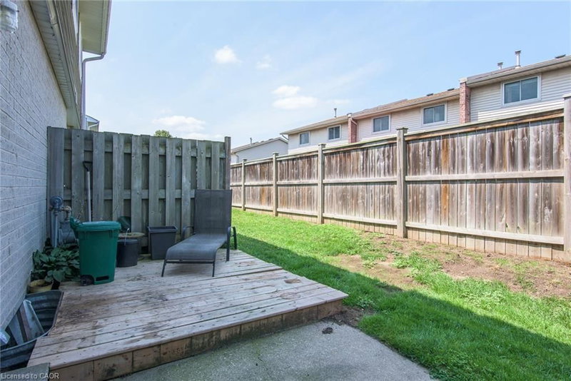 125 Sekura Crescent photo 5