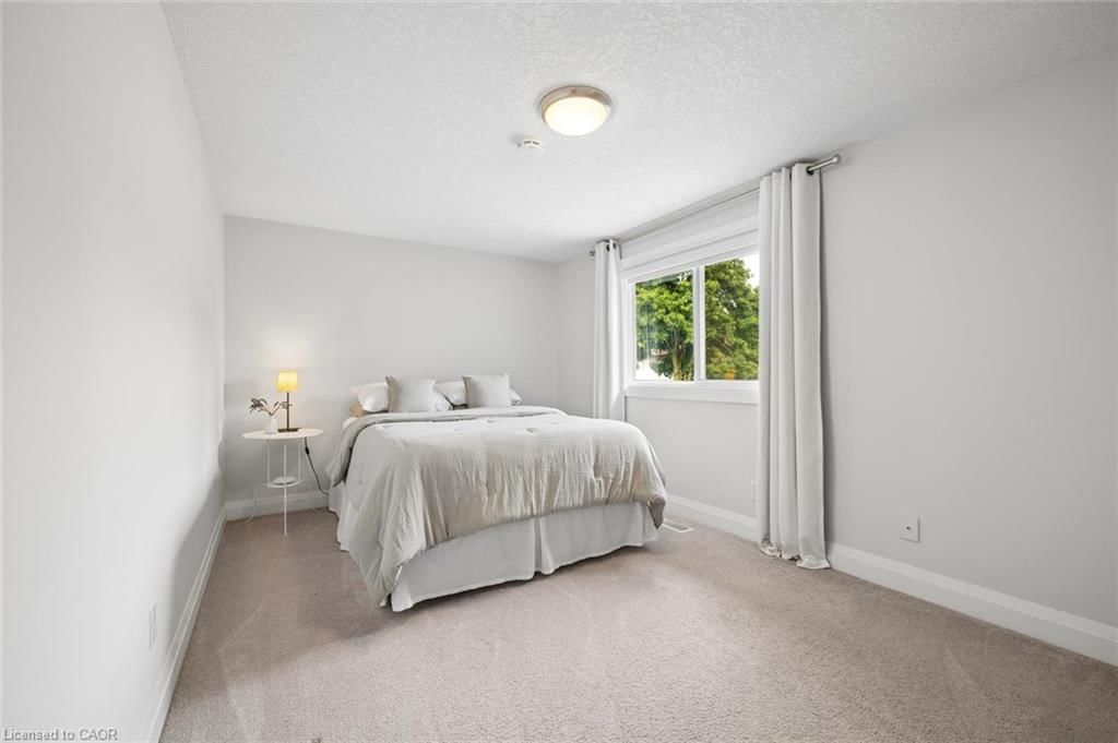 125 Martinglen Crescent, Kitchener, view 20