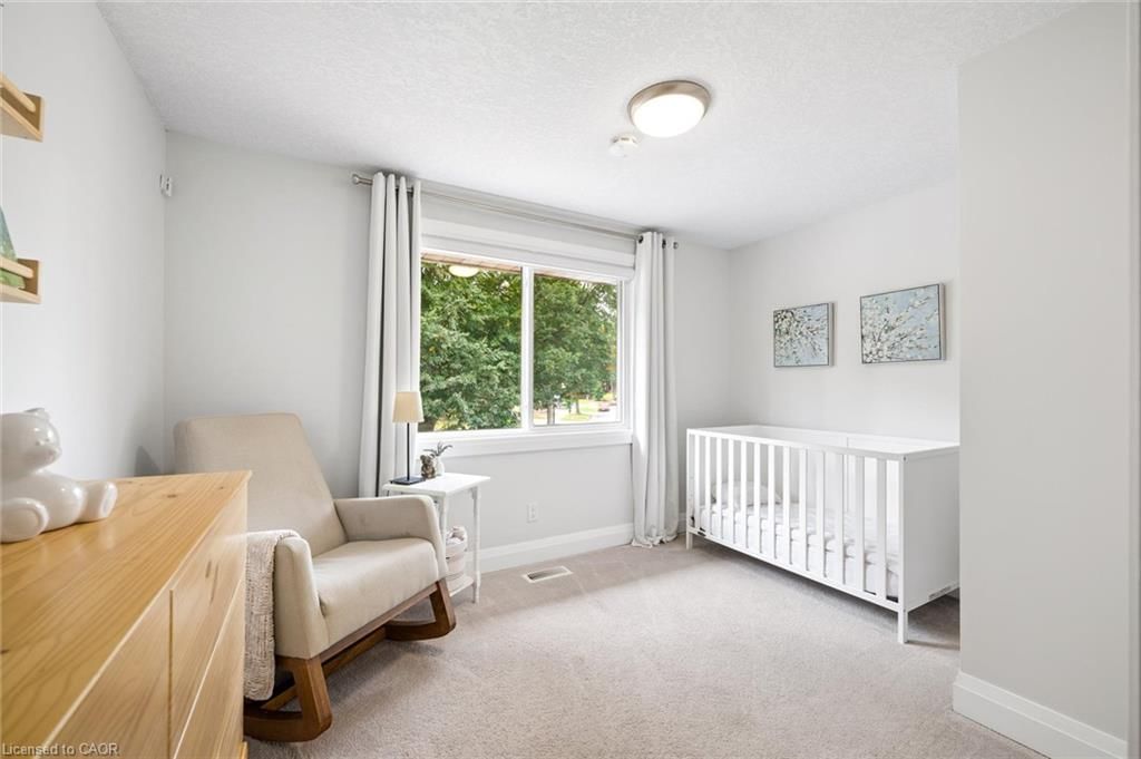 125 Martinglen Crescent, Kitchener, view 22