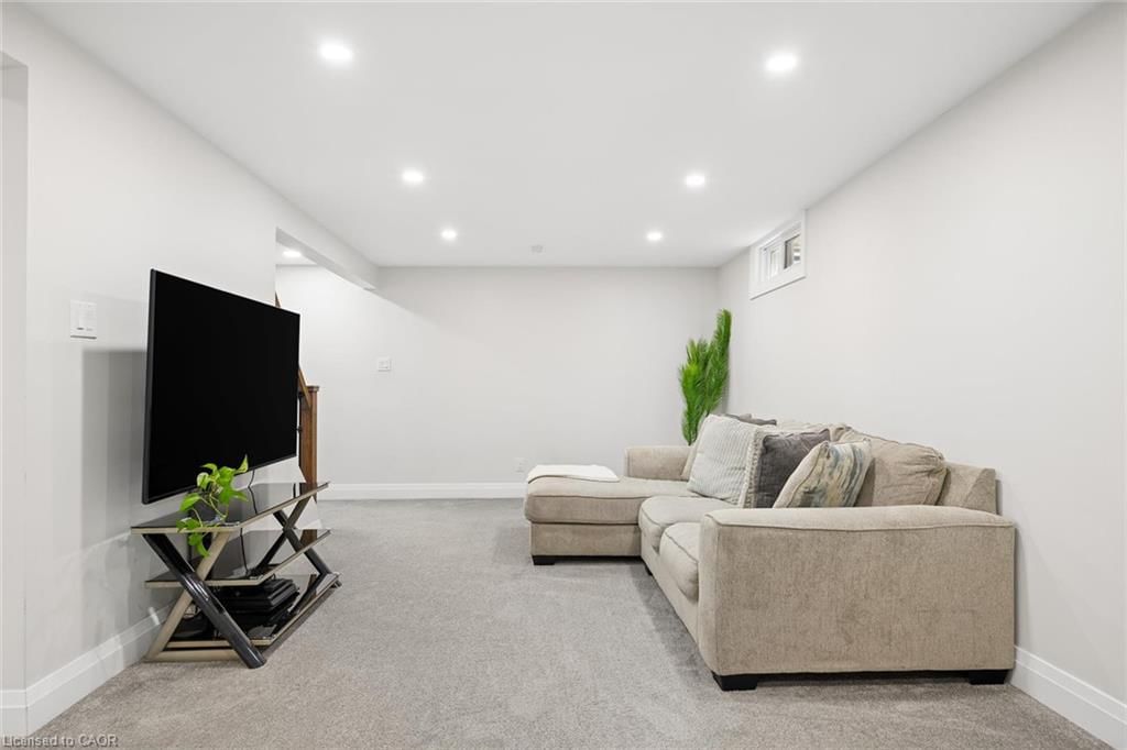 125 Martinglen Crescent, Kitchener, view 26
