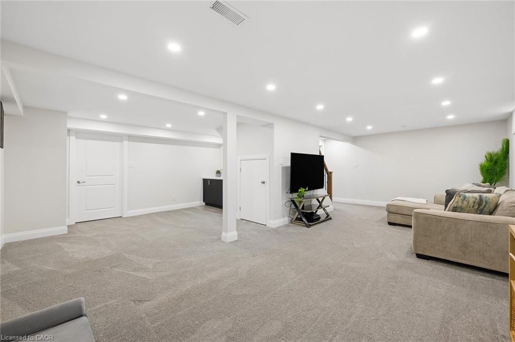 125 Martinglen Crescent, Kitchener, view 27