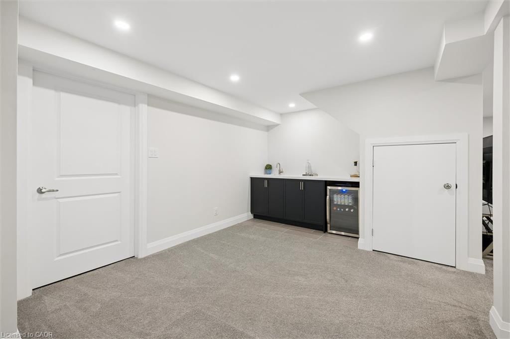 125 Martinglen Crescent, Kitchener, view 28