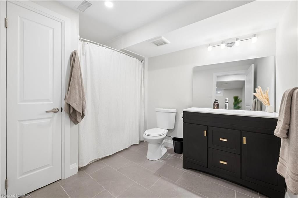 125 Martinglen Crescent, Kitchener, view 30