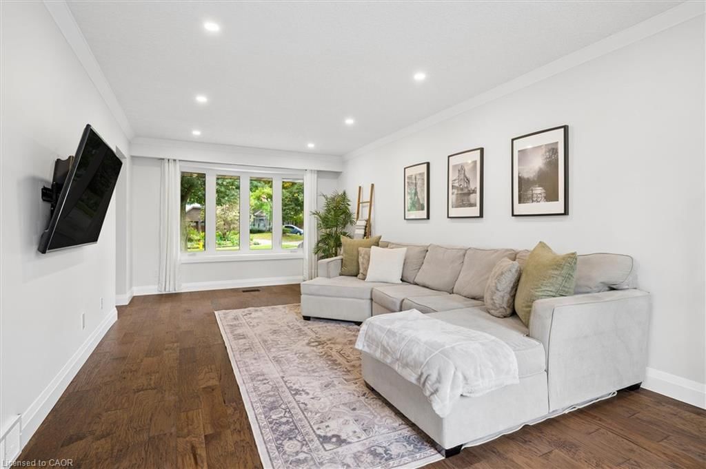 125 Martinglen Crescent, Kitchener, view 7