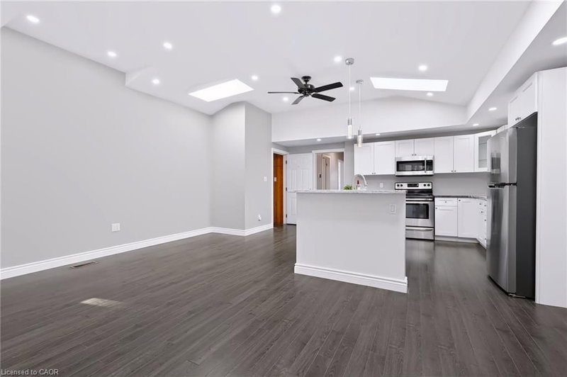 15 Clearwater Drive photo 4