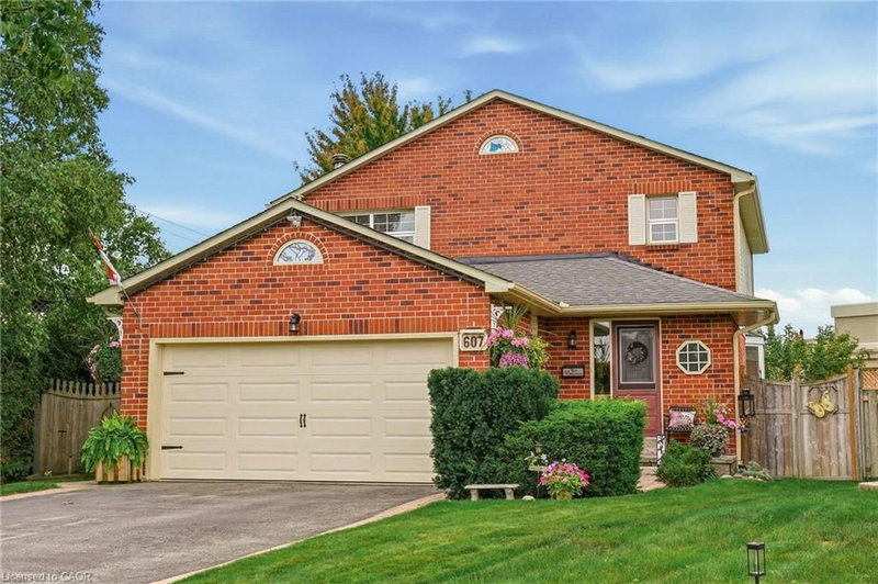 607 Clover Park Crescent