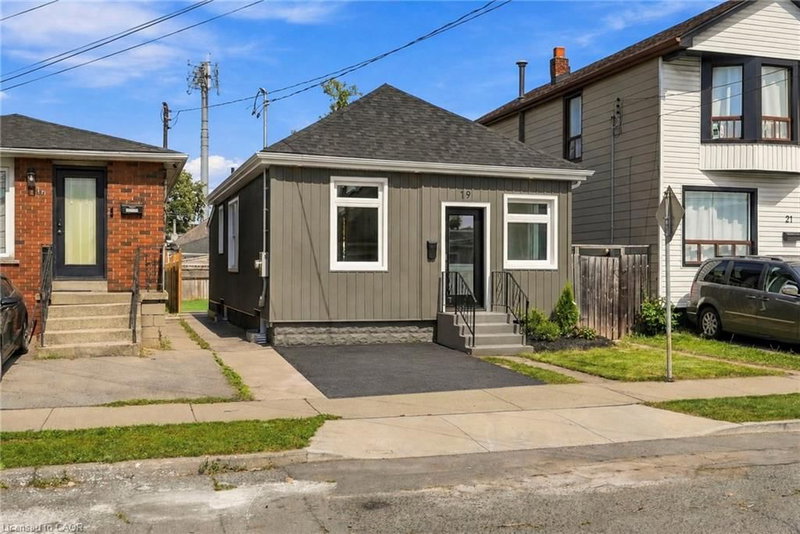 19 Vansitmart Avenue